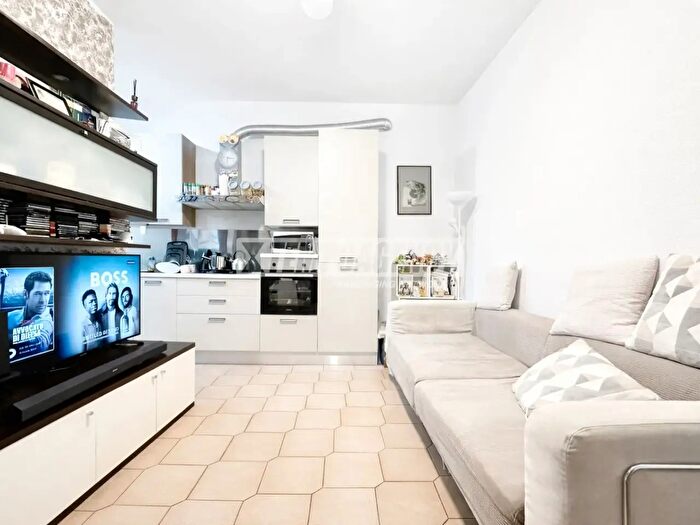 Appartamento trilocale in vendita in Via Pavese, Rozzano