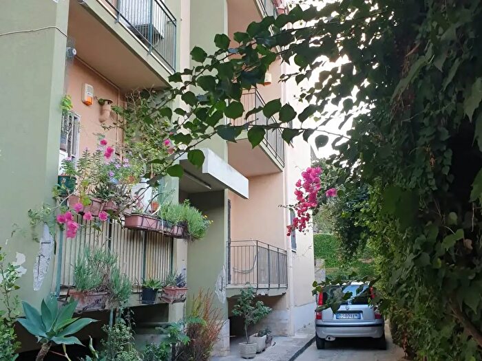 Appartamento con 5 locali in vendita in Messina