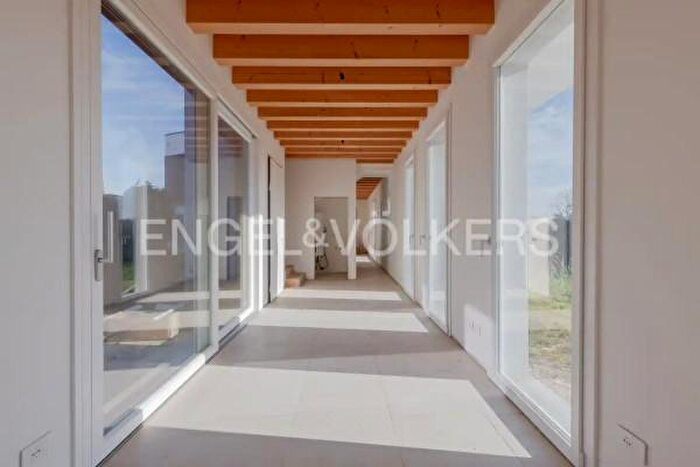 Appartamento quadrilocale in vendita in Via Malamocco, Venezia