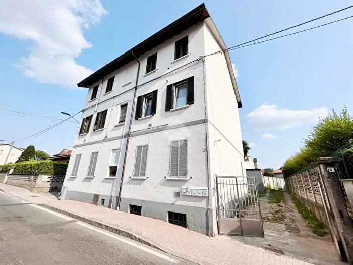 Case in Vendita e in Affitto - 3