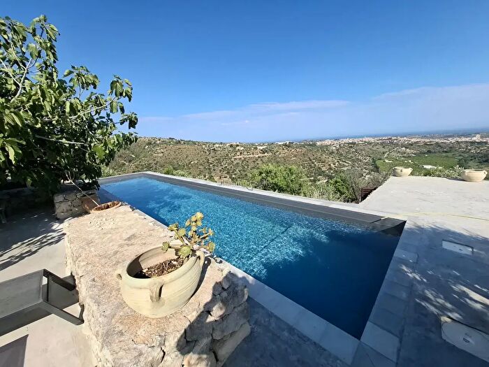 Casa quadrilocale in vendita in Contrada Fiumara, Noto