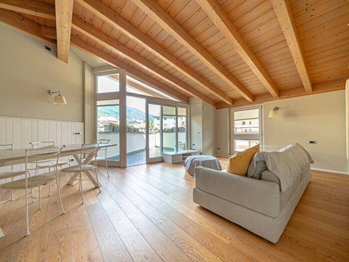 Appartamento trilocale in affitto in Via Trento, Centro, Sondrio