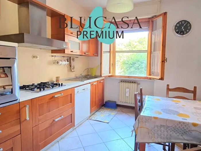 Casa con 6 locali in vendita in Viale Risorgimento, Forli'