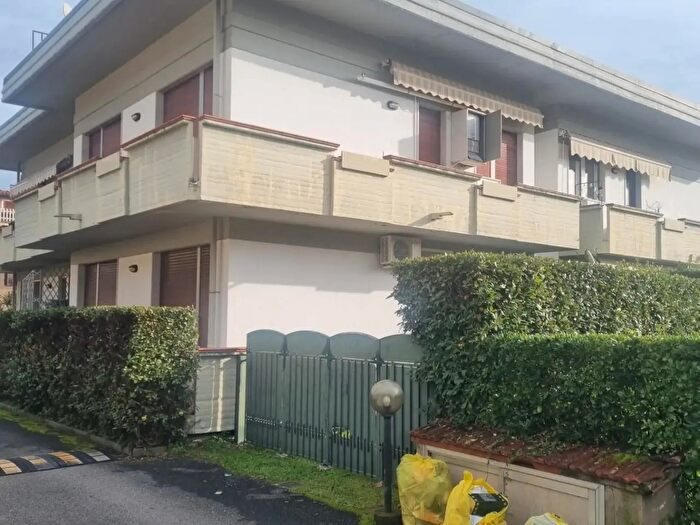 Appartamento quadrilocale in vendita in Massa