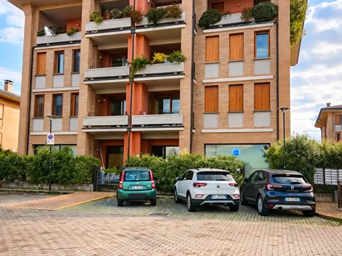 Appartamento trilocale in vendita in Via Martiri Liberazione, Parma