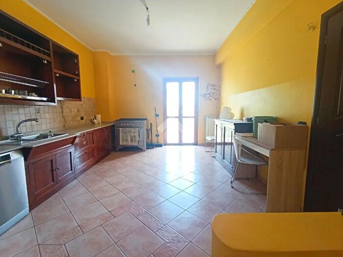 Appartamento con 5 locali in vendita in Via Vibo Valentia, Cropani