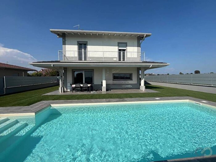 Casa quadrilocale in vendita in Via Campagna Sotto, Lonato del Garda