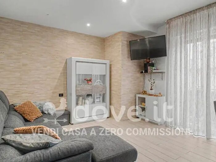 Appartamento trilocale in vendita in Via Alessandro Volta, Crispiano