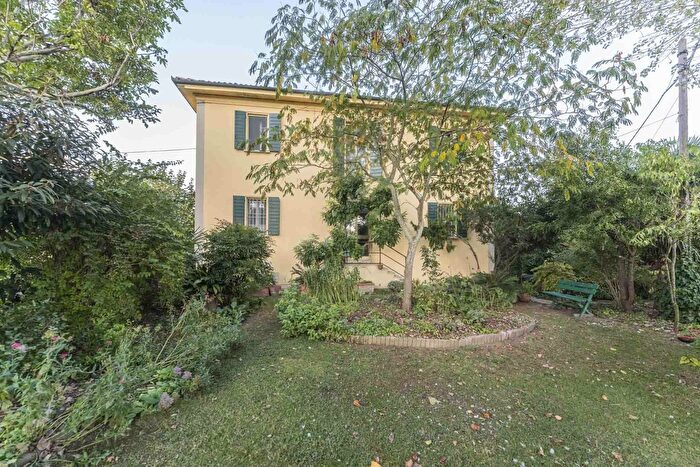 Casa quadrilocale in vendita in Via Bassa, Galliera