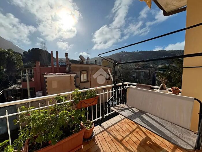 Appartamento con 5 locali in vendita in Via Casadardia, Piano Di Sorrento