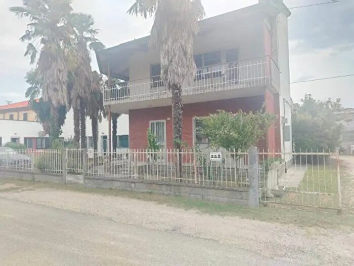 Casa con 6 locali in vendita in Via Martiri della Libertà, Conselice