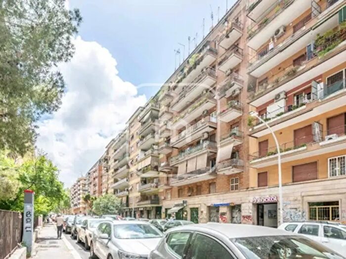 Appartamento bilocale in vendita in Via Flavio Stilicone, Roma