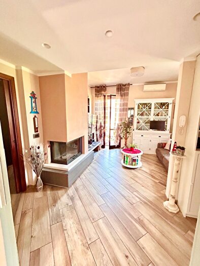 Appartamento con 5 locali in vendita in Pisa