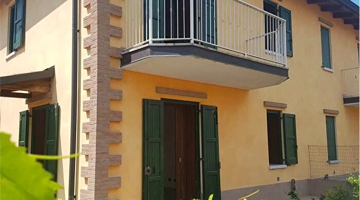 Casa con 5 locali in vendita in Via Maestri Rubiera Re Rubiera Fontana, Rubiera