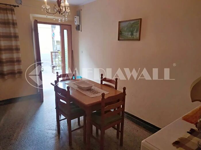 Casa con 5 locali in vendita in Barcis