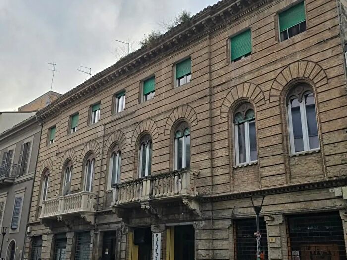Appartamento bilocale in vendita in Via dei Bastioni, Pescara