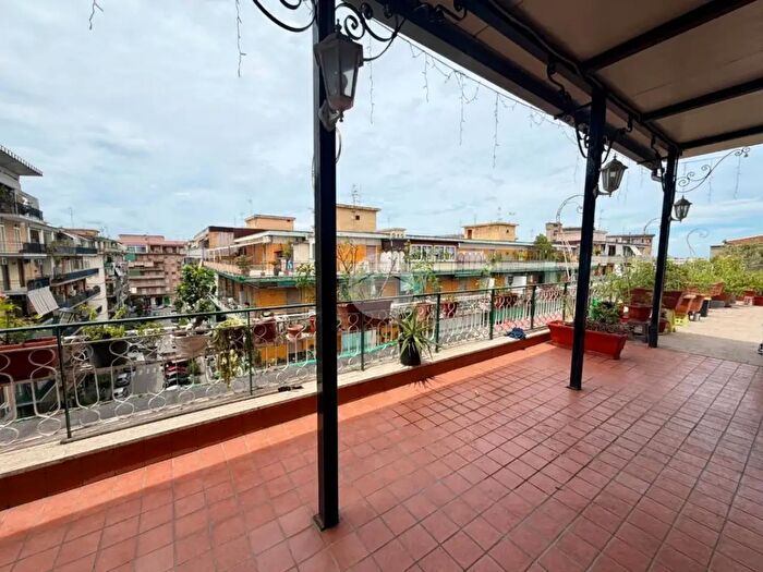 Appartamento con 7 locali in vendita in Viale Guglielmo Marconi, Casavatore