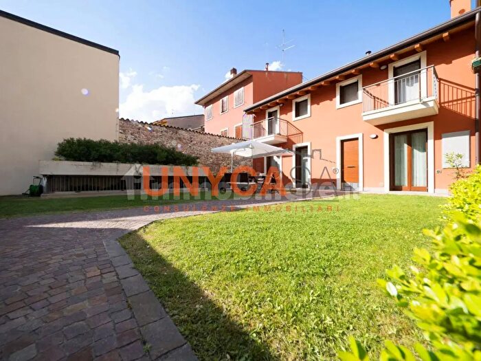 Casa con 5 locali in vendita in Verona