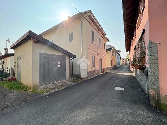 Casa trilocale in vendita in Via Zuleika Beretta, Cassolnovo