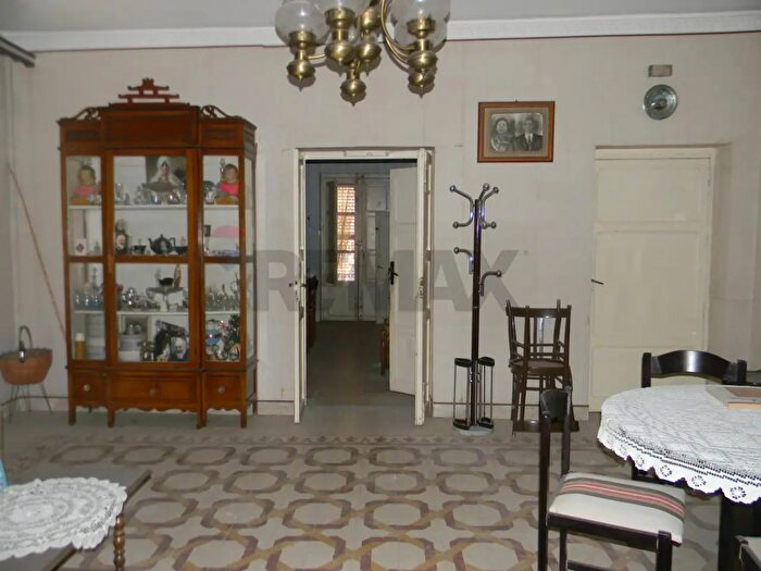 Casa con 12 locali in vendita in Via Cola di Rienzo, Favara