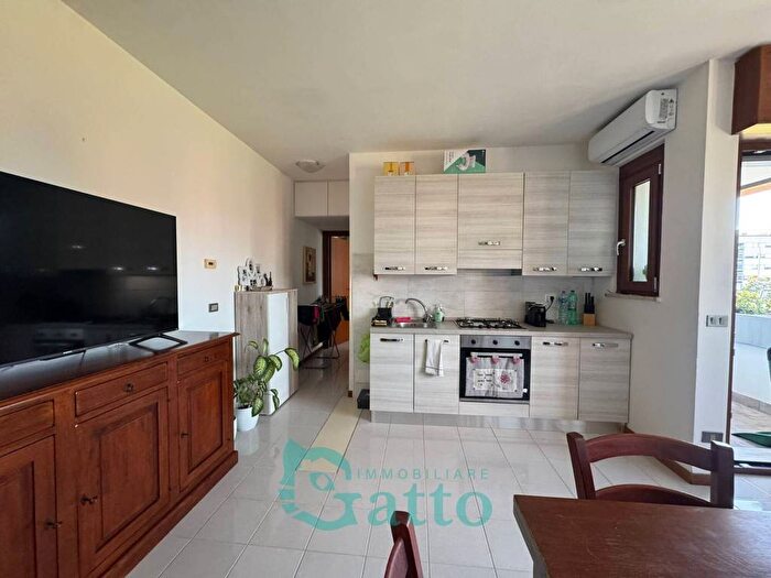 Appartamento bilocale in affitto in Via Terracina, Piccarello, Latina