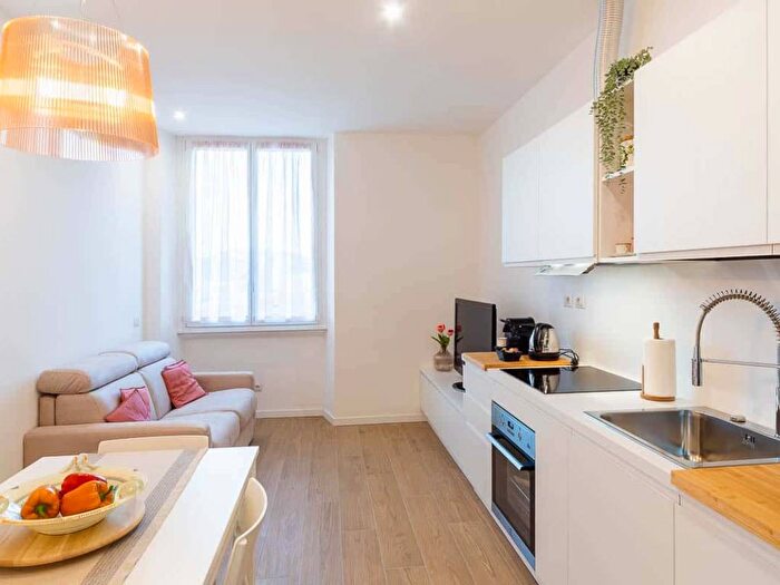 Appartamento bilocale in affitto in Viale Nazario Sauro, Isola, Milano