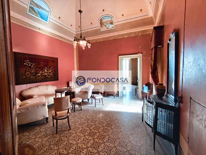 Appartamento con 10 locali in vendita in Piazza SantOronzo, Botrugno