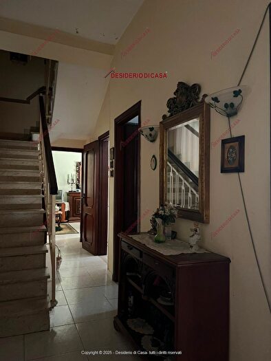 Casa con 7 locali in vendita in Via De Santis a Partinico Pa Italia, Partinico