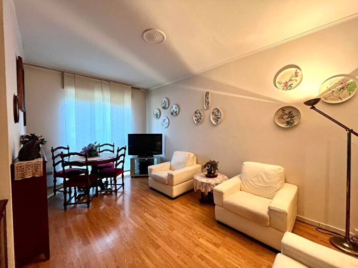 Appartamento trilocale in affitto in Via Abelardo Pecorini, Quartiere Forlanini, Milano