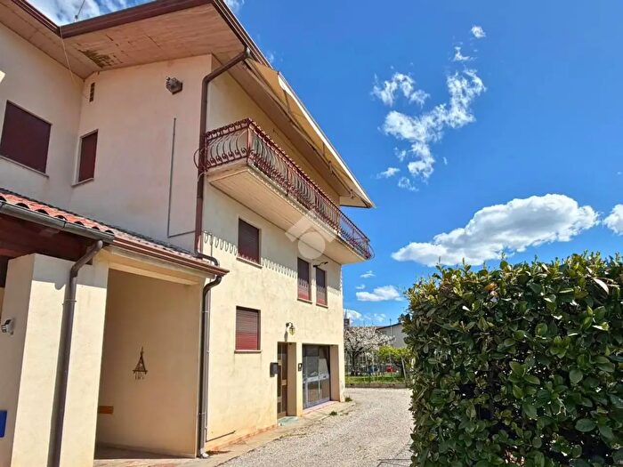 Casa quadrilocale in vendita in Via Don S Costantin, Romano DEzzelino