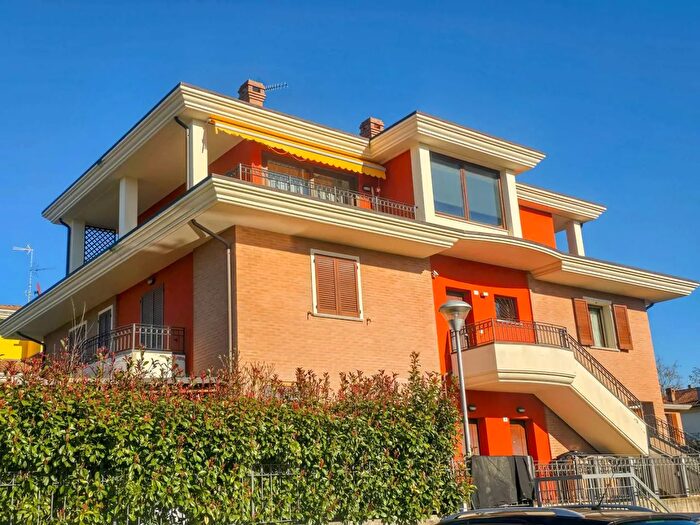 Appartamento trilocale in vendita in Via Cattaneo, Urbania