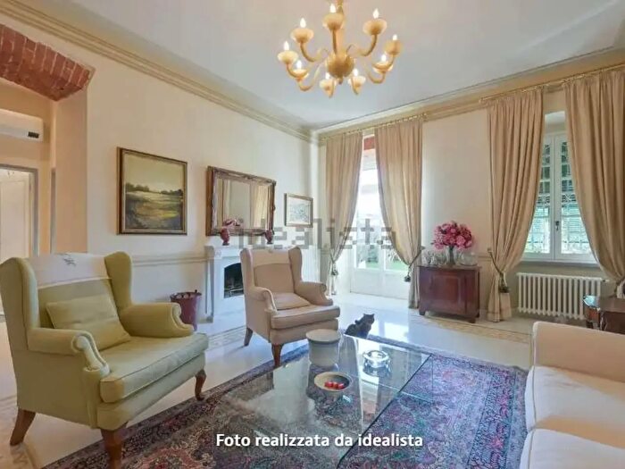 Appartamento con 8 locali in vendita in Sarzana