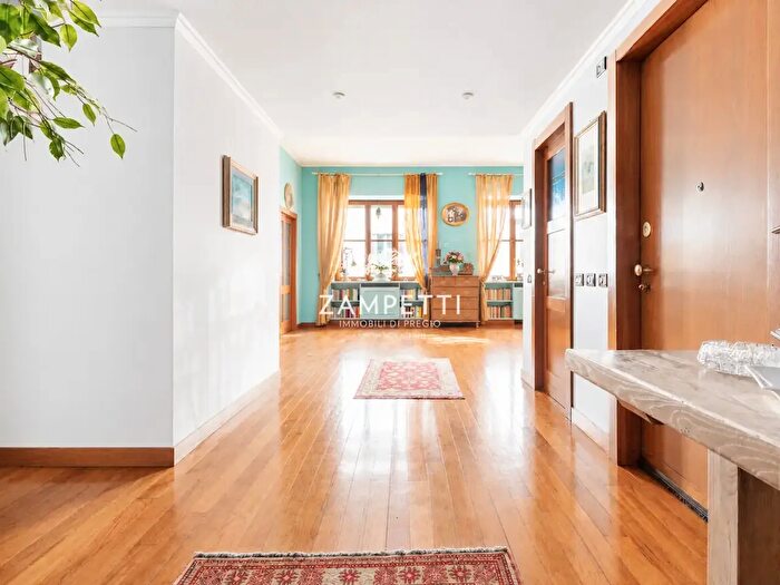 Appartamento quadrilocale in vendita in Via San Damiano, Milano