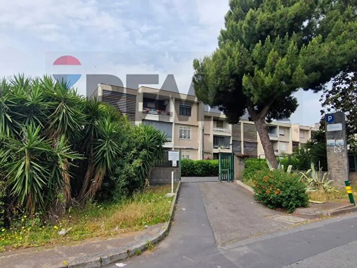 Appartamento con 5 locali in vendita in Viale Castagnola, Catania
