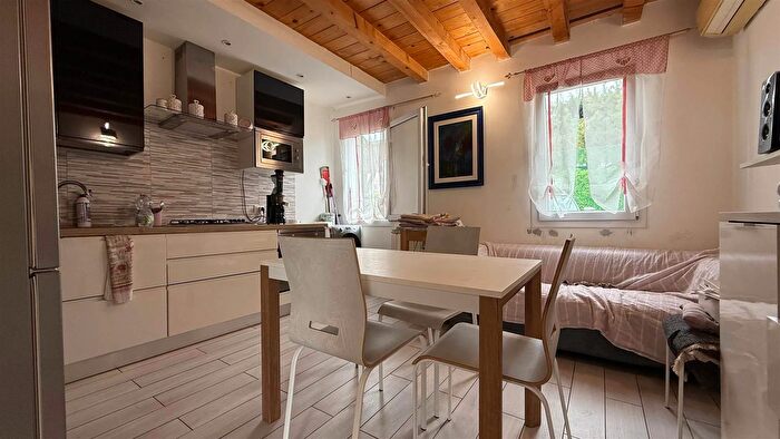 Casa quadrilocale in vendita in Via Zinelli Mirano, Mirano