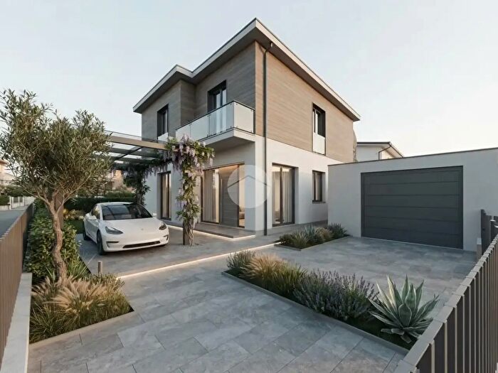 Casa con 5 locali in vendita in Via Rimembranze, Desenzano Del Garda