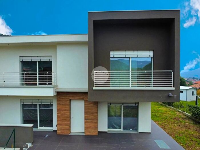 Casa quadrilocale in vendita in Via M Alessandri, Villongo