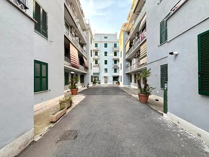 Appartamento bilocale in vendita in Via degli Armenti, Roma