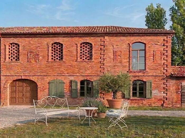 Casa con 15 locali in vendita in Via Tavolara, Castelnuovo Magra