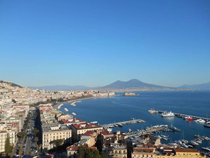 Appartamento con 5 locali in affitto in Via Posillipo, Posillipo, Napoli