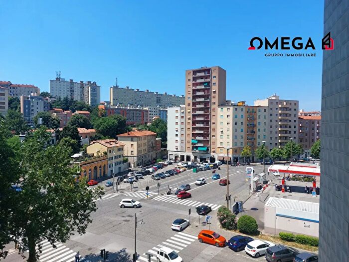 Appartamento trilocale in vendita in Piazza dei Foraggi, Trieste