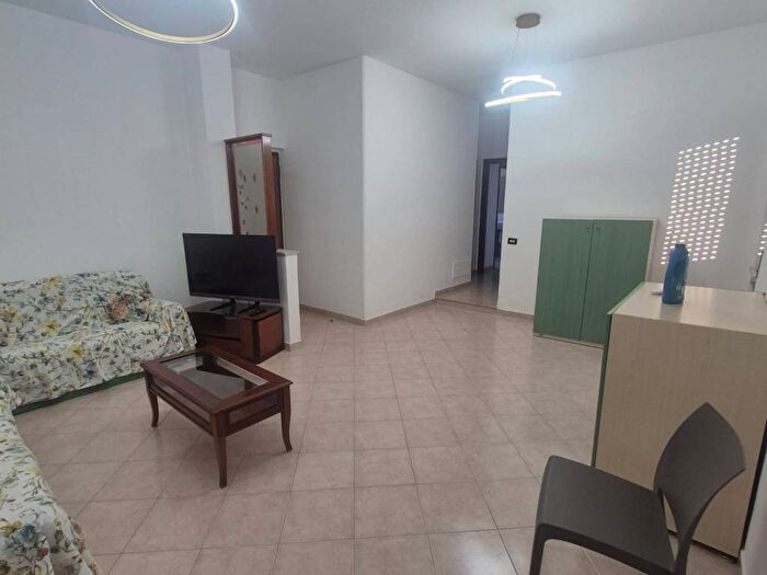 Appartamento trilocale in affitto in Corso Umberto I, Soverato Marina, Soverato