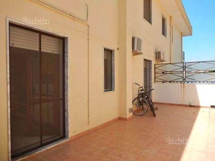 Appartamento trilocale in affitto in Via crotone c, Catanzaro Lido, Catanzaro