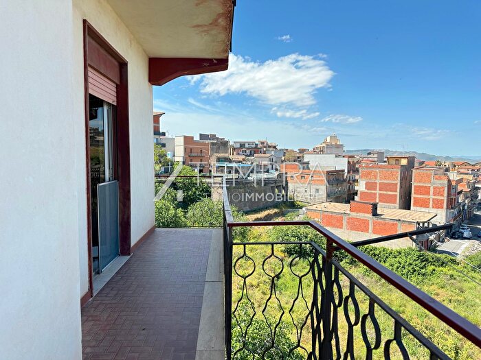 Appartamento con 7 locali in vendita in Adrano