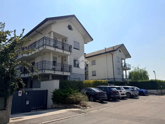 Appartamento bilocale in vendita in Via Sartirana, Monza