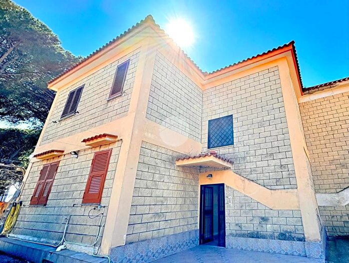 Casa con 7 locali in vendita in Via del Monte, Torre Del Greco