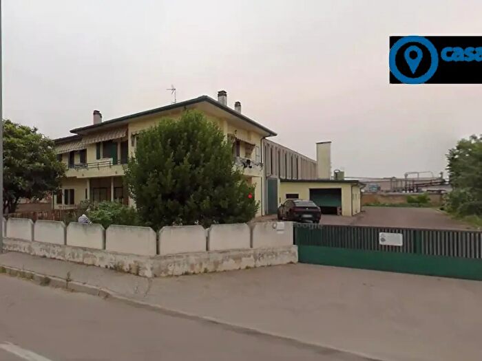 Casa con 5 locali in vendita in Via Primo Maggio, SantElena