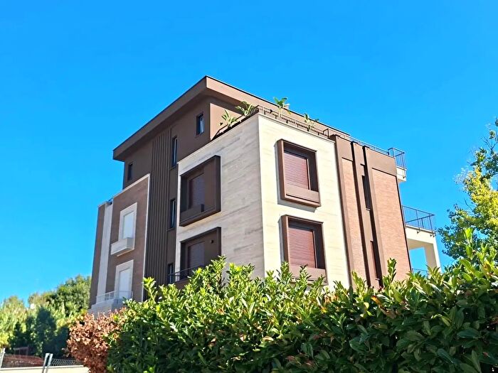 Appartamento quadrilocale in vendita in Roma