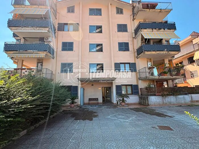 Appartamento quadrilocale in vendita in Via Salzano, Teverola