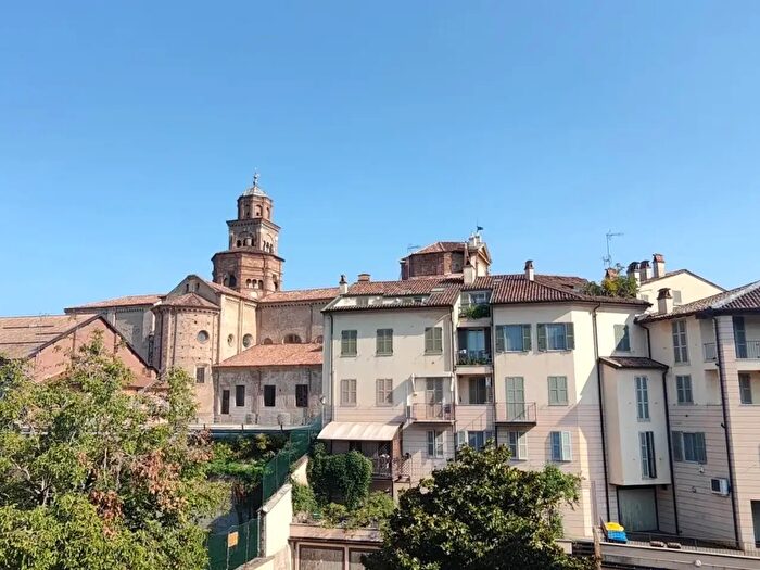 Appartamento trilocale in vendita in Via Augusto Balsamo, Piacenza